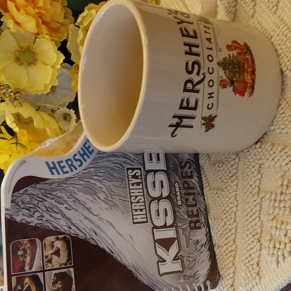 Licensed Hershey Trademark Other - HUGE Hershey's Mug and Recipe Book